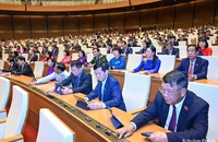 Đại biểu Quốc hội biểu quyết thông qua Nghị quyết thí điểm một số cơ chế, chính sách đặc thù phát triển TP Hồ Chí Minh. (Ảnh: DUY LINH)