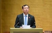 Chủ nhiệm Ủy ban Quốc phòng và An ninh Lê Tấn Tới báo cáo giải trình, tiếp thu, chỉnh lý một số nội dung lớn của dự án Luật Căn cước công dân (sửa đổi). (Ảnh: DUY LINH)
