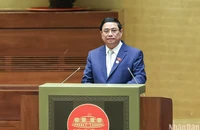 Thủ tướng Chính phủ Phạm Minh Chính báo cáo kết quả thực hiện Kế hoạch phát triển kinh tế-xã hội năm 2023, dự kiến Kế hoạch phát triển kinh tế-xã hội năm 2024. (Ảnh: ĐĂNG KHOA)
