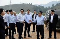 Bộ trưởng Nguyễn Chí Dũng trực tiếp chỉ đạo trên công trường dự án cao tốc Tuyên Quang-Hà Giang.