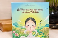 Cuốn sách "Du khảo: Rực rỡ sắc màu trang phục phụ nữ các dân tộc Việt Nam" của tác giả Nguyễn Bông Mai.