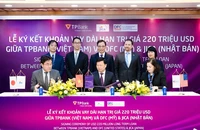 Quang cảnh lễ ký kết.