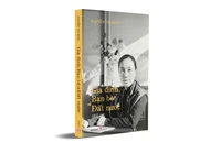 Cuốn sách "Gia đình, bạn bè và đất nước" (hồi ký) của nguyên Phó Chủ tịch nước Nguyễn Thị Bình.