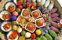 Cà Mau đã bốn lần tổ chức Ngày hội bánh dân gian Nam Bộ, quy tụ nhiều nghệ nhân tham gia làm bánh.
