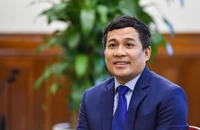 Thứ trưởng Thường trực Bộ Ngoại giao Nguyễn Minh Vũ trả lời phỏng vấn báo chí về kết quả tốt đẹp của chuyến thăm. (Ảnh Bộ Ngoại giao).