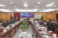 Các đại biểu tại cuộc họp báo.