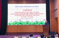 Thứ trưởng Trịnh Thị Thủy phát biểu tại buổi gặp mặt.