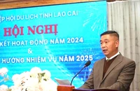 Ông Phạm Cao Vỹ, Chủ tịch Hiệp hội Du lịch Lào Cai trình bày báo cáo tại hội nghị.