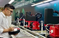 Giới thiệu dây chuyền sản xuất tự động sử dụng AI và Robot của Rạng Đông.