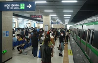 Tàu điện Cát Linh-Hà Đông đã kịp thời khắc phục sự cố để phục vụ hành khách trở lại.