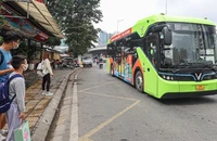 Xe buýt tại Hà Nội đang từng bước được sử dụng năng lượng xanh.