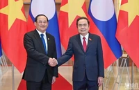 Chủ tịch Quốc hội Trần Thanh Mẫn và Thủ tướng Lào Sonexay Siphandone.