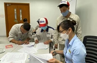 Quỹ Trợ vốn công nhân viên chức lao động nghèo Thủ đô phát triển kinh tế gia đình giải ngân vay cho công nhân lao động.