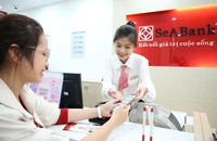 Khách hàng gia tăng trải nghiệm với ngân hàng số.