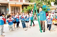 Công trình “Sân chơi cộng đồng” tại khu tái định cư Cái Hòm, tổ dân phố số 32, phường Đông Khê (quận Ngô Quyền) được khánh thành tạo địa điểm cho thanh thiếu niên, học sinh và nhân dân trong khu vực vui chơi giải trí, rèn luyện sức khỏe.