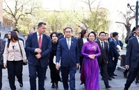 Chủ tịch Quốc hội Trần Thanh Mẫn và Phu nhân thăm Trường đại học Tổng hợp Quốc gia Yerevan. Ảnh: Doãn Tấn/TTXVN