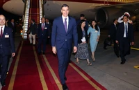 Thủ tướng Tây Ban Nha Pedro Sanchez tới Hà Nội, bắt đầu thăm chính thức Việt Nam. (Ảnh: Phạm Kiên/TTXVN)