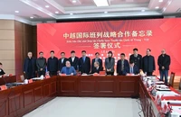 Lễ ký kết hợp tác và khởi hành đoàn tàu.