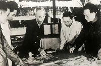 Tháng 12/1953, Trung ương Đảng và Chủ tịch Hồ Chí Minh quyết định mở mặt trận có tính chất chiến lược nhằm tiêu diệt tập đoàn cứ điểm của quân viễn chinh tinh nhuệ Pháp ở Điện Biên Phủ. (Ảnh tư liệu)