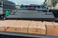 Ô-tô vận chuyển 300 chai rượu ngoại không có hóa đơn chứng từ.