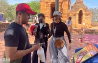 Du khách check-in dự án Yêu lắm Việt Nam.