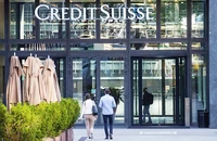 Credit Suisse sụp đổ do bị ảnh hưởng bởi cú sốc từ ngành ngân hàng Mỹ. Ảnh: BLOOMBERG