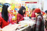 Các doanh nghiệp phân phối đã thu mua dự trữ nguồn hàng bảo đảm phục vụ nhu cầu của người dân. Ảnh: HẢI NAM