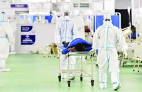 Nhân viên y tế trong bệnh viện dã chiến ở Ấn Độ tháng 4/2020. Ảnh: REUTERS