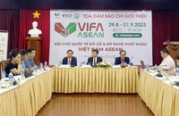 Quang cảnh buổi giới thiệu về Hội chợ.