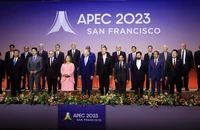 Chủ tịch nước Võ Văn Thưởng với các Nhà Lãnh đạo Kinh tế APEC. (Ảnh: Thống Nhất/TTXVN)
