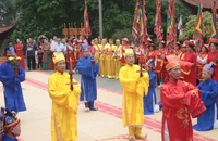 Thực hiện nghi lễ tại lễ giỗ Đức Quốc Tổ Lạc Long Quân.