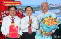 Thứ trưởng Lao động-Thương binh và Xã hội Lê Tấn Dũng dự lễ và trao Quyết định thành lập Trường cao đẳng Y tế Long An.