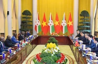 Chủ tịch nước Lương Cường và Tổng thống Evariste Ndayishimiye dẫn đầu Đoàn cấp cao hai nước tiến hành hội đàm.
