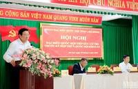 Đồng chí Phan Đình Trạc phát biểu ý kiến tại buổi tiếp xúc cử tri Phường 4, thành phố Đà Lạt.