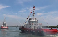 Việc giao lưu, xuất khẩu hàng hóa thuận lợi hơn sau khi cảng quốc tế Chu Lai được đầu tư nâng cấp. (Ảnh: TẤN NGUYÊN)