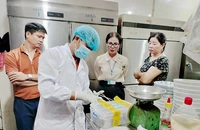 Sau khi xảy ra vụ ngộ độc, ngành y tế Quảng Nam đã lấy mẫu các loại thực phẩm tại cơ sở bánh mỳ Phượng gửi đi kiểm nghiệm