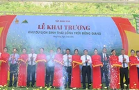 Cắt băng khai trương Khu Du lịch sinh thái Cổng Trời Đông Giang