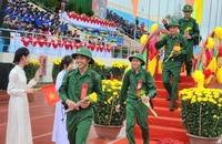 Hàng nghìn thanh niên Quảng Nam nô nức lên đường bảo vệ Tổ quốc.