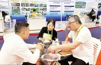 Doanh nghiệp Thành phố Hồ Chí Minh kết nối với nhà mua hàng nước ngoài để tìm kiếm cơ hội hợp tác tại Hội chợ hàng Việt Nam tiêu biểu xuất khẩu năm 2025