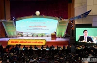 Thủ tướng Phạm Minh Chính phát biểu tại Hội nghị xúc tiến đầu tư tỉnh Hòa Bình. (Ảnh: TRẦN HẢI)