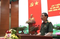 Đại tướng Phan Văn Giang, Ủy viên Bộ Chính trị, Phó Bí thư Quân ủy Trung ương, Bộ trưởng Quốc phòng, phát biểu chủ trì hội nghị.