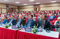 Các đại biểu tham gia diễn đàn.