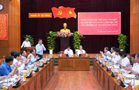 Đoàn Tiểu ban Văn kiện khảo sát, làm việc với Ban Thường vụ Thành ủy Đà Nẵng.