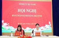 Các đồng chí Thường trực Tỉnh ủy chủ trì hội nghị.