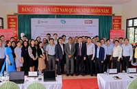 Các đại biểu chụp ảnh lưu niệm tại Hội thảo.