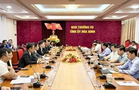 Tập đoàn Meiko (trái) làm việc với Lãnh đạo tỉnh Hòa Bình.