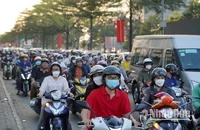 Việc tổ chức giao thông khi chiếm dụng một ngã tư với mật độ giao thông rất lớn, chắc chắn sẽ ảnh hưởng việc đi lại của người dân. Do đó, chủ đầu tư và các nhà thầu hiện tập trung nhiều giải pháp tối ưu nhất giúp giảm kẹt xe khi lưu thông qua giao lộ Nguyễn Văn Linh-Nguyễn Hữu Thọ.