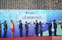Các đại biểu, khách mời thực hiện nghi thức khai mạc Triển lãm về ngành Cấp thoát nước, Công nghệ Lọc nước và Xử lý nước thải tại Việt Nam - Vietwater 2024.