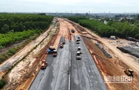 Thi công tại Dự án đường cao tốc Biên Hòa-Vũng Tàu, đoạn qua địa bàn huyện Long Thành, tỉnh Đồng Nai.