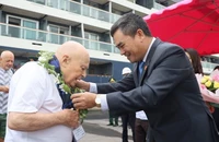 Giám đốc Sở Du lịch Quảng Bình Nguyễn Ngọc Quý (bên phải) xin nghỉ chế độ dù thời gian công tác còn khá dài.